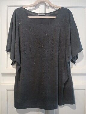 Bleeker & McDougal gray embellished top, scoop neck, short flutter sleeves L